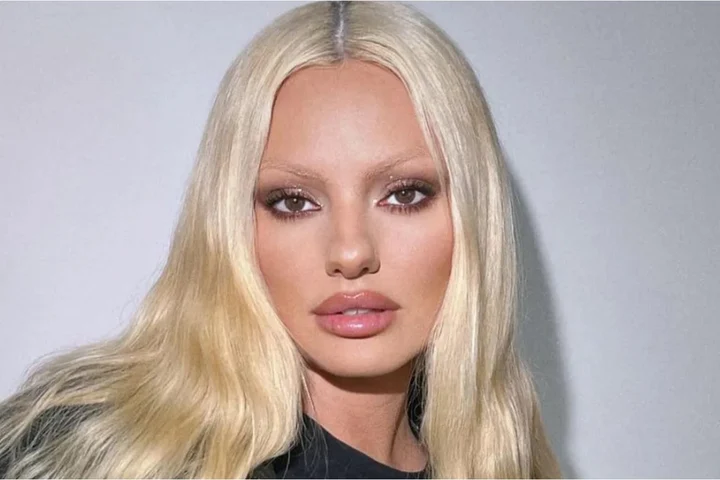 Cum arată abdomenul Alexandrei Stan în sarcină. Nu e o burtică obișnuită. Adriana Lima s-a operat pentru asta VIDEO/FOTO