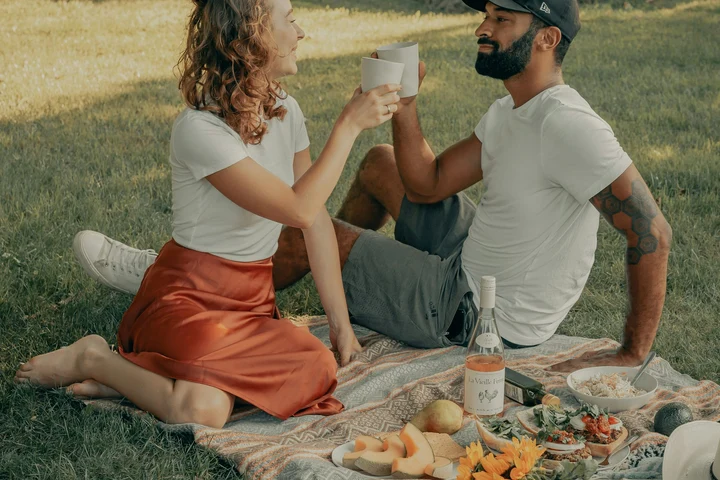 De ce generația milenialilor arată mai tânără la 40+?