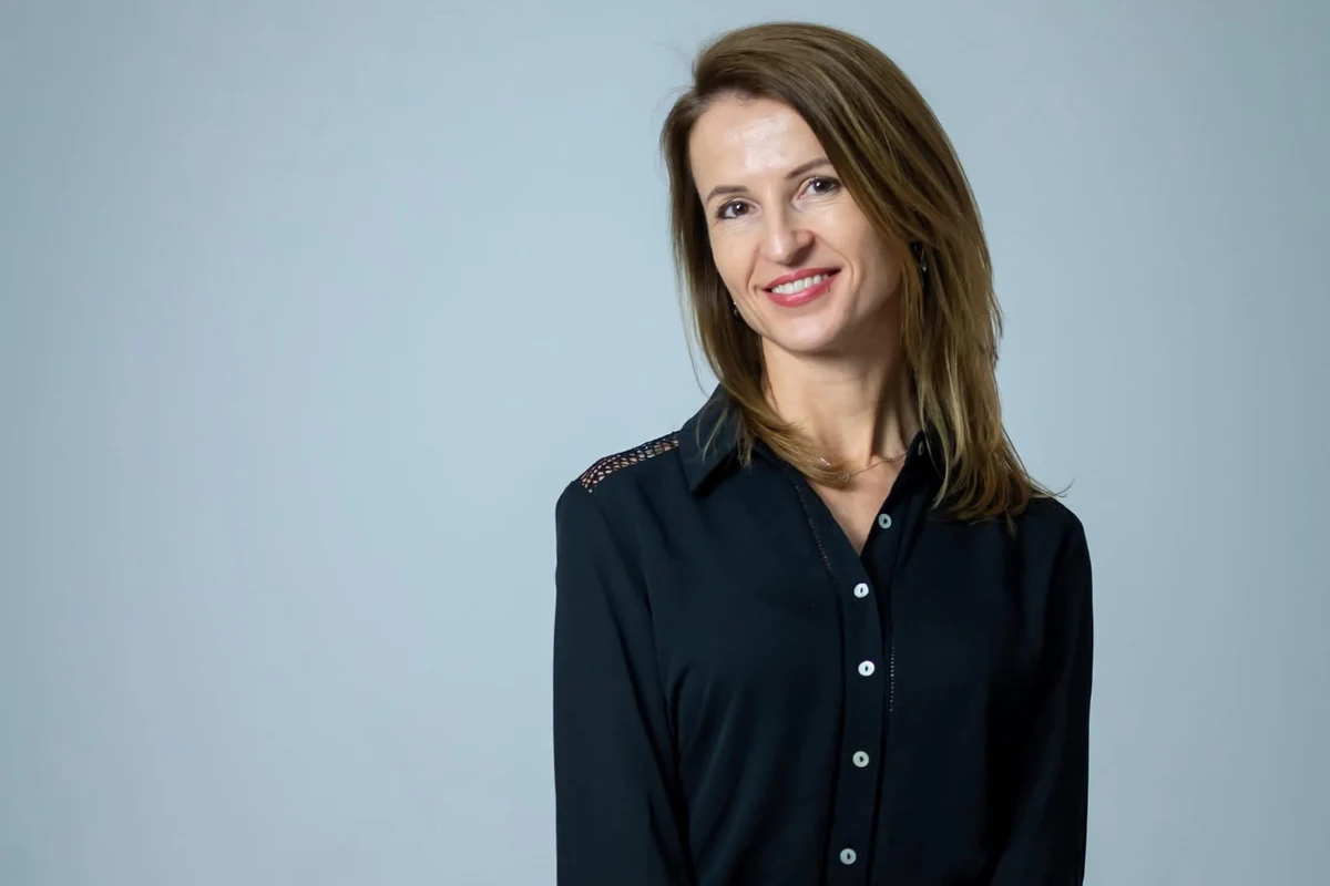 INTERVIU | Delia Sandu (GreenKid): „Ne handicapăm copiii când îi privăm de reziliență. Protecția excesivă le taie șansele de a deveni adulți funcționali”