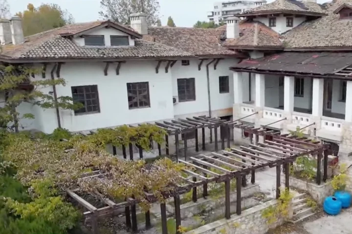 Palatul Regina Maria din Mamaia riscă să se prăbușească din cauza birocrației din România. Cum blochează statul procesul de renovare? Din bijuteria de la malul mării au rămas doar zidurile. Ministerul Culturii aduce lămuriri