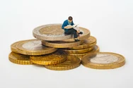 România își temperează dezechilibrele economice. Deficitul extern încetinește, iar investițiile străine revin puternic