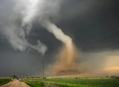 Tornade în Oklahoma: răniți și pagube majore