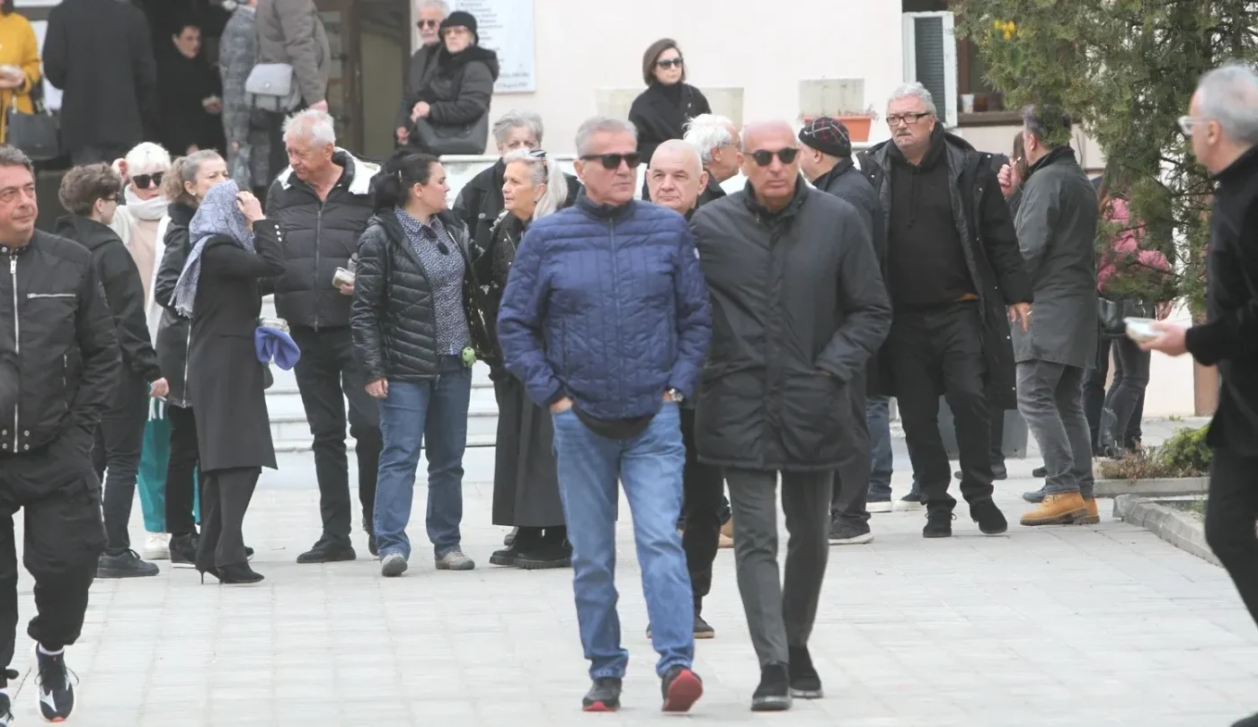 Mai multe personalități au fost prezente la momentul incinerării, printre care și Dan Bittman. Foto: Click!