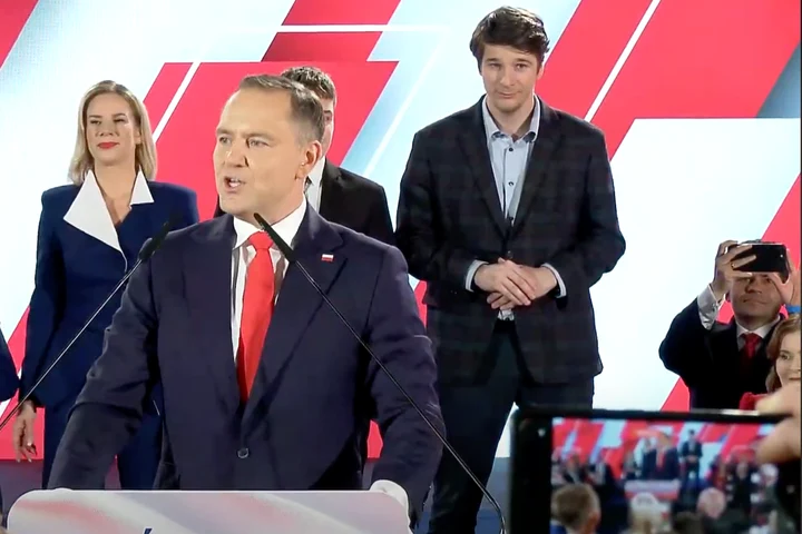 Cine este Karol Nawrocki, câștigătorul alegerilor prezidențiale din Polonia 2025