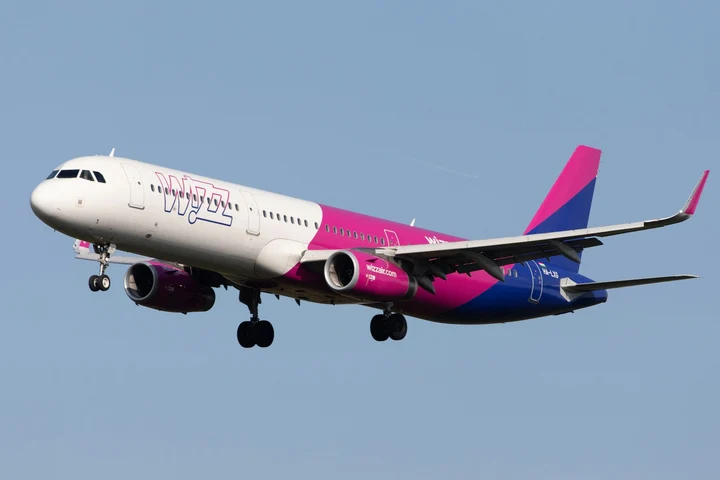 Schimbări în programul de zbor la Brașov. Ce rute noi au fost incluse. Destinațiile de vis la care pot ajunge brașovenii