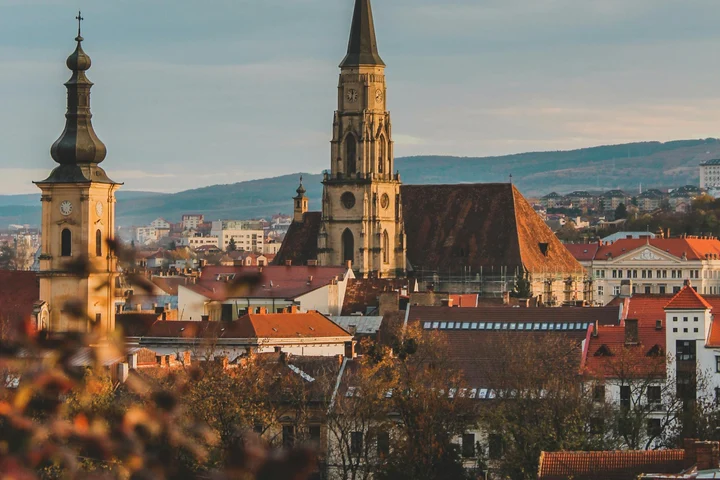 Care este orașul cel mai supraevaluat din România? Răspunsul unei comunități online a stârnit dezbateri aprinse