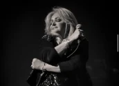 A murit Bonnie Tyler. Vocea inconfundabilă a anilor ’80 s-a stins la 75 de ani