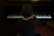 Florin Ionescu-Galați aduce Bach în prim-plan la Filarmonica Brașov. Seria concertelor continuă cu Mozart, Reger și evenimente speciale pentru copii