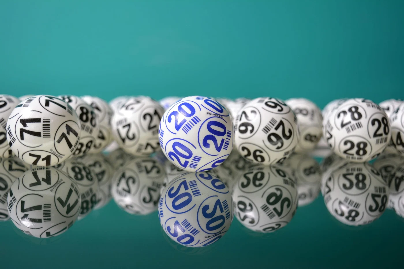 Numerele la Joker sunt mult mai greu de ghicit în comparație cu Loto 6/49. Foto: Unsplash.com