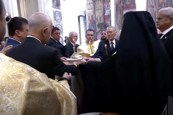 Imaginea de la căpătâiul lui Ion Iliescu care va rămâne în istorie. De ce i-au ținut coliva Constantinescu, Văcăroiu, Năstase și Stolojan VIDEO