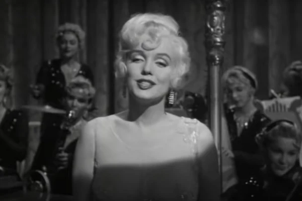 Tragicul adevăr din spatele averii lui Marilyn Monroe. 62 de ani de la moartea actriței și zeci de milioane de dolari câștigați post-mortem. Femeia care a moștenit-o n-a cunoscut-o