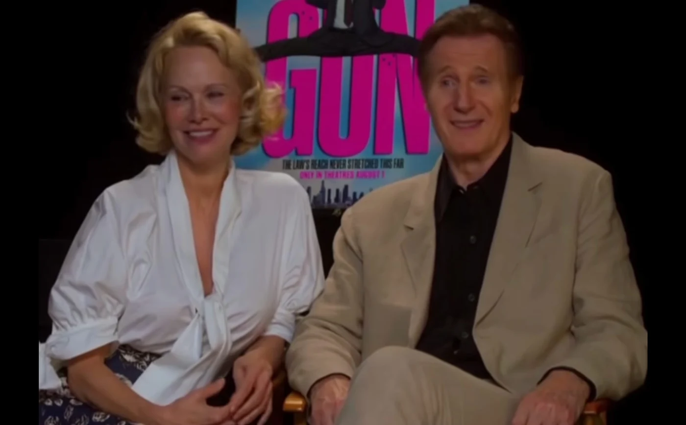 Pamela Anderson și Liam Neeson au o relație de iubire