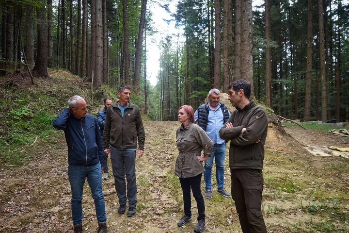 Sanctuarul de 10 milioane de euro pentru urșii care ajung în Brașov, gata în proporție de doar 17%. Flavia Boghiu: „Regia Kronstadt s-a împotmolit într-un gard”