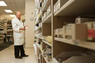 Ce se întâmplă cu medicamentele dacă le arunci la gunoi. Cât de toxice devin. Ce să faci cu ele