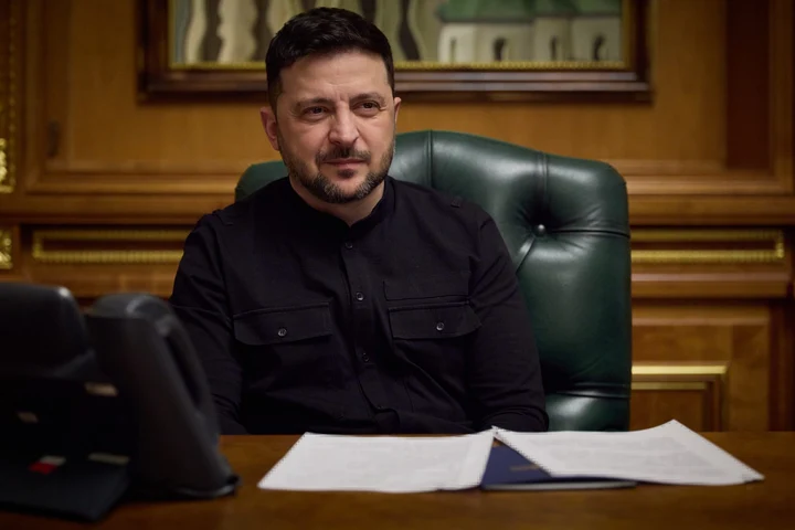 Zelenski își exprimă dorința ca Putin să „piară” în mesajul de Ajun