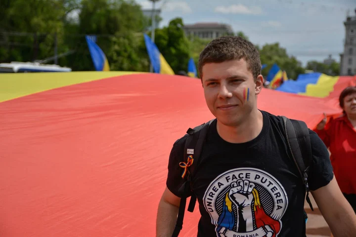 Cum l-am cunoscut pe George Simion: „Ne-a spus ca trebuie să creăm o emoție puternică. Se stabilise și cine ar putea fi persoana în cauză. Aveam printre noi o persoană cu tendințe suicidare. Dacă tot voia să se omoare, măcar să fie pentru un scop”