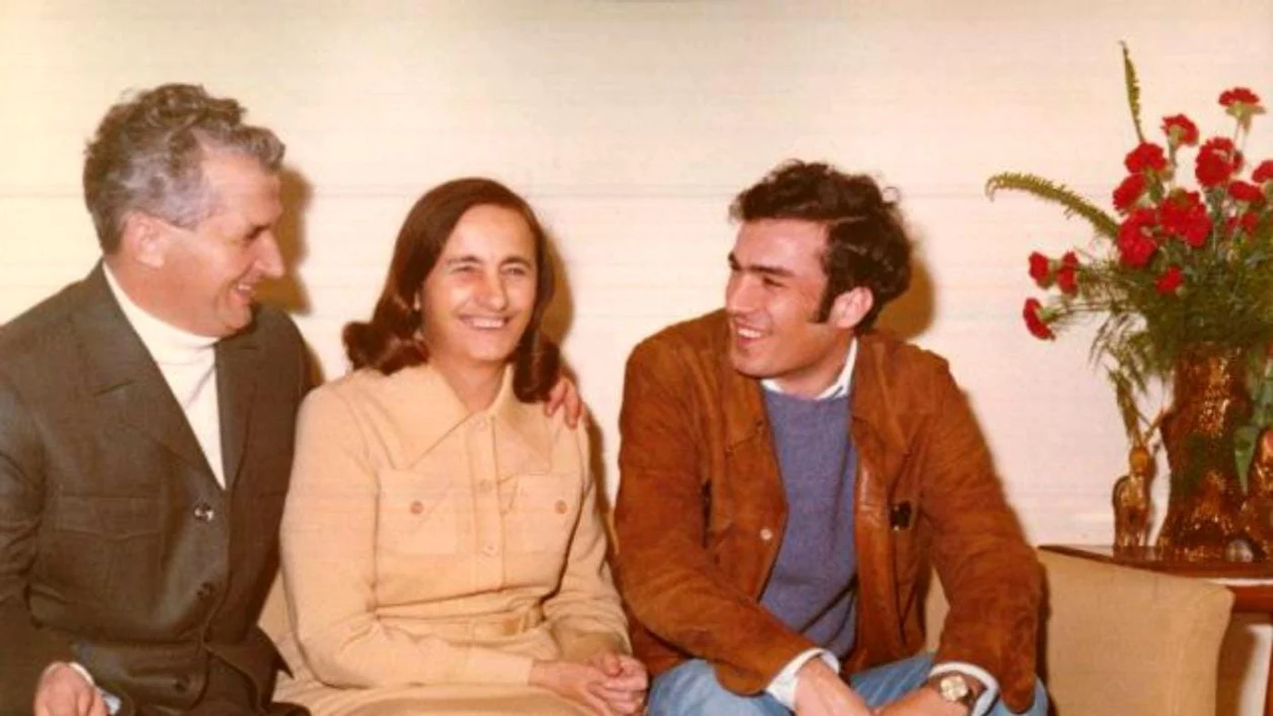 Nicu Ceaușescu, alături de Nicolae și Elena Ceaușescu