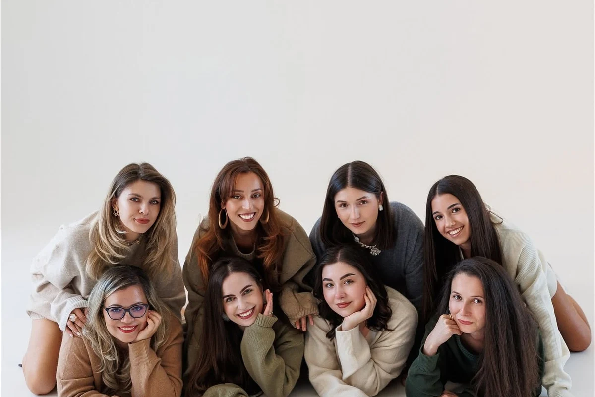 De la 10 femei la o comunitate de peste 200. Povestea She Inspires din Brașov, comunitatea care aduce femeile împreună. O nouă conferință, pe 12 octombrie. Printre invitați, antreprenoarea Cristina Bâtlan