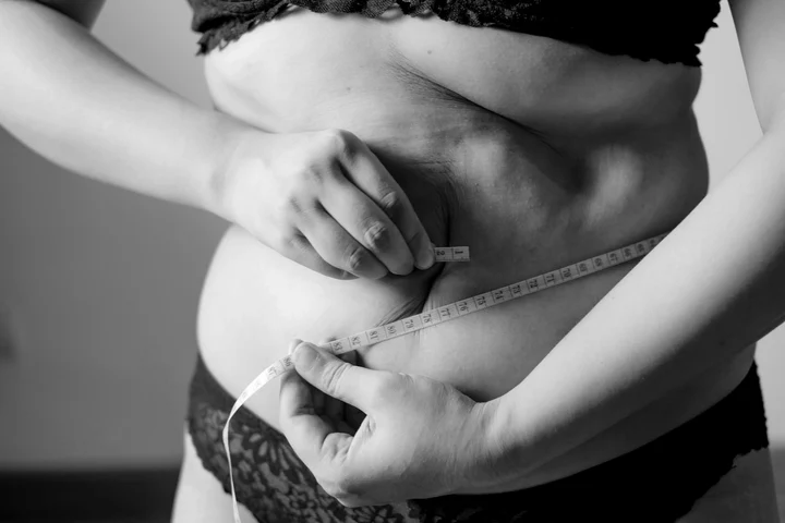 Cum să elimini grăsimea abdominală după naștere. Gina Pistol și-a expus abdomenul și caută soluții