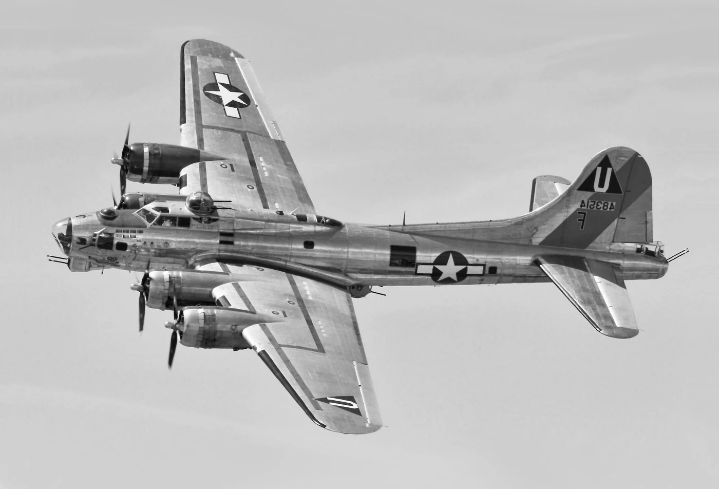 Avion de tip B-17 (Flying Fortress)