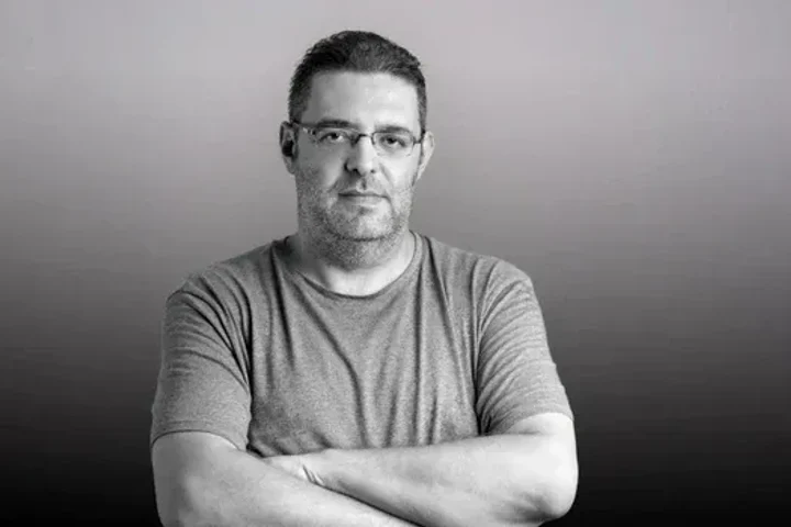 Cauza morții premature a jurnalistului Patrick André de Hillerin. Avea 52 de ani