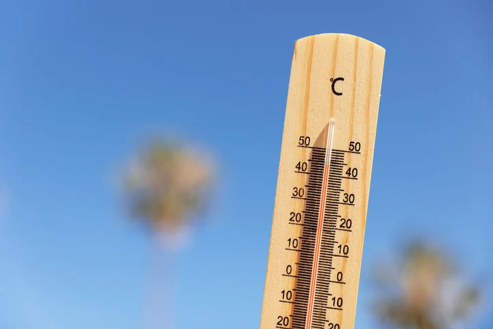 Caniculă și incendii devastatoare în Europa. Un copil român de patru ani a murit în Sardinia