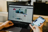 Cum păcălesc influencerii oamenii pe social media. Un truc folosit pe internet poate păcăli și cel mai experimentat utilizator