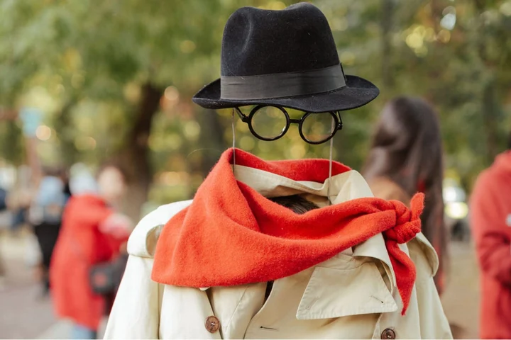 Un parc din București s-a transformat într-un tărâm de poveste. Aproape 100 de dovleci pictați și sculptați, personaje fantastice și costume spectaculoase