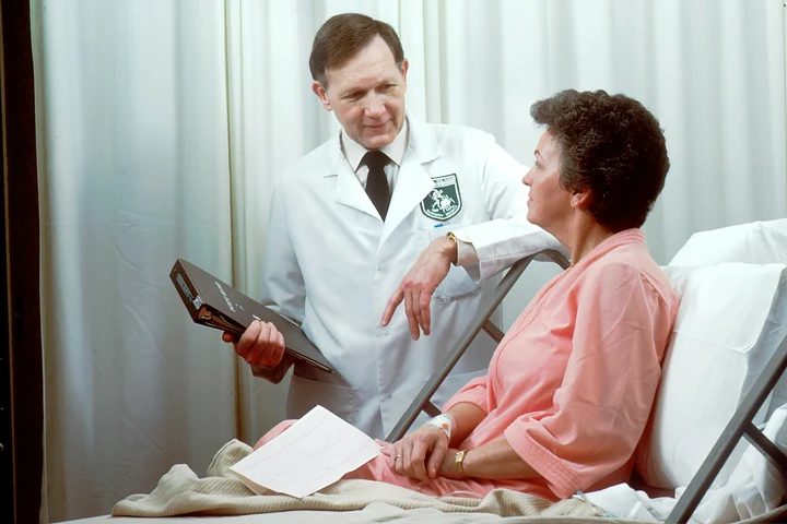 De ce atacurile cerebrale apar mai frecvent dimineața: Explicațiile medicilor și semnalele de alarmă pe care nu trebuie să le ignori niciodată