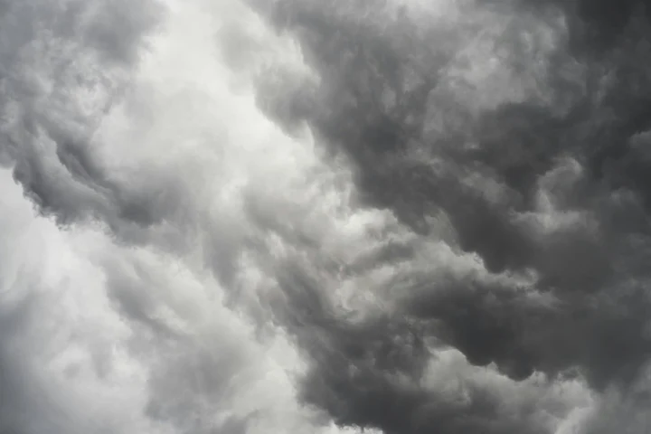 Vreme mai caldă decât normalul perioadei, ceață și burniță în următoarele zile. Cum va fi vremea începând cu 18 decembrie 2025?