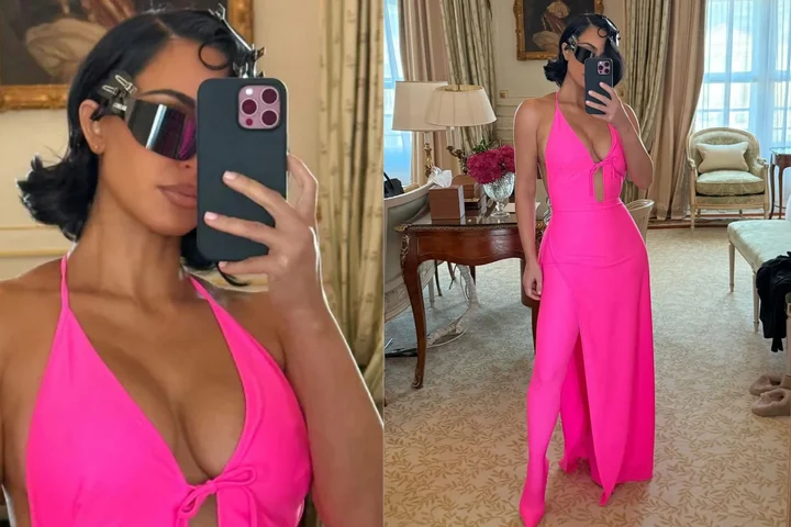 Kim Kardashian readuce Barbiecore în moda de toamnă 2025