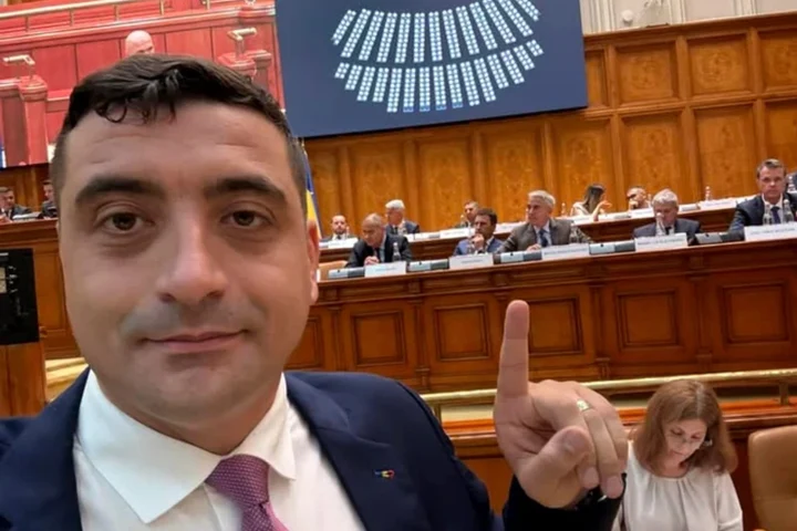 George Simion: „Ei cer ca românii să strângă cureaua, când au angajat și mai multe amante și nepoți în funcții publice”