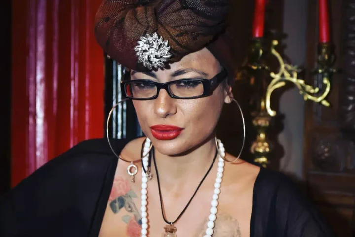Ioana Popescu, condusă pe ultimul drum. Jurnalista a murit la 45 de ani răpusă de boală