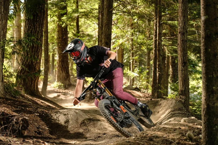S-a redeschis Bike Park Postăvarul din Poiana Brașov. Cât costă închirierea unei biciclete și ce trebuie să știe turiștii înainte de prima coborâre