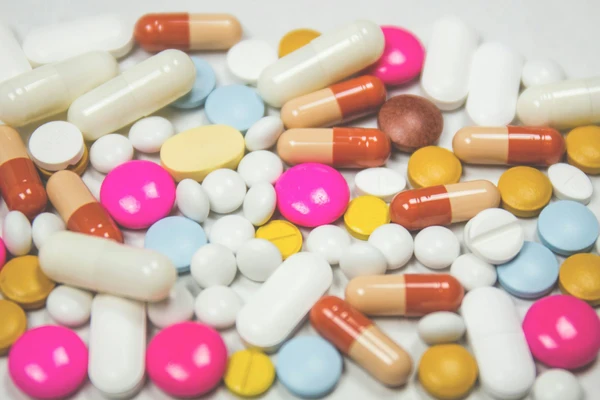 Descoperire: 15 analgezice din farmaciile românești care pot provoca moartea. Printre ele, și algocalminul