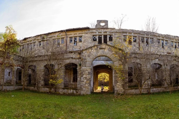 Trecutul care apasă zidurile de la Doftana: închisoarea unde istoria României s-a scris cu sânge și au fost închiși Dej, Ceaușescu și Zelea Codreanu se transformă în hotel de 5 stele