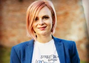 Flavia Boghiu, fost viceprimar în Brașov: „Persoanele nedeplasabile pot beneficia gratuit de îngrijiri medicale la domiciliu prin Casa de Asigurări. Mulți români nu își cunosc drepturile”