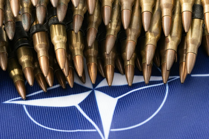 Alarmă în NATO pentru statele membre. Apărarea aeriană trebuie extinsă de cinci ori: „Nu suntem în război, dar nici în pace”