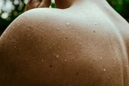 Semnul de pe piele care poate ascunde o problemă gravă la inimă. Avertismentul unui dermatolog: „Nu este doar o afecțiune cosmetică”