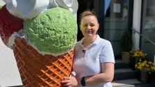 Povestea Danielei Pop, o româncă stabilită în Germania. Clienții vin și de la 30 de kilometri pentru înghețata ei: „Camera mea de călcat a fost transformată în gelaterie”