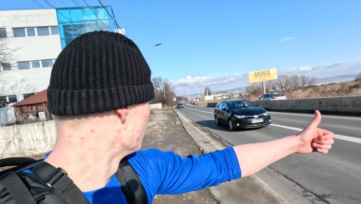 Tore Hansen - vlogger face autostop prin România - via youtube