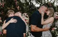 Taylor Swift, cerută în căsătorie cu un inel de logodnă cu un imens diamant. Bijuteria le-a luat ochii fanilor FOTO