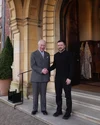 Alungat de Trump, Regele Charles l-a primit cu brațele deschide pe Zelenski. Ce au spus oficilii de ținuta liderului de la Kiev