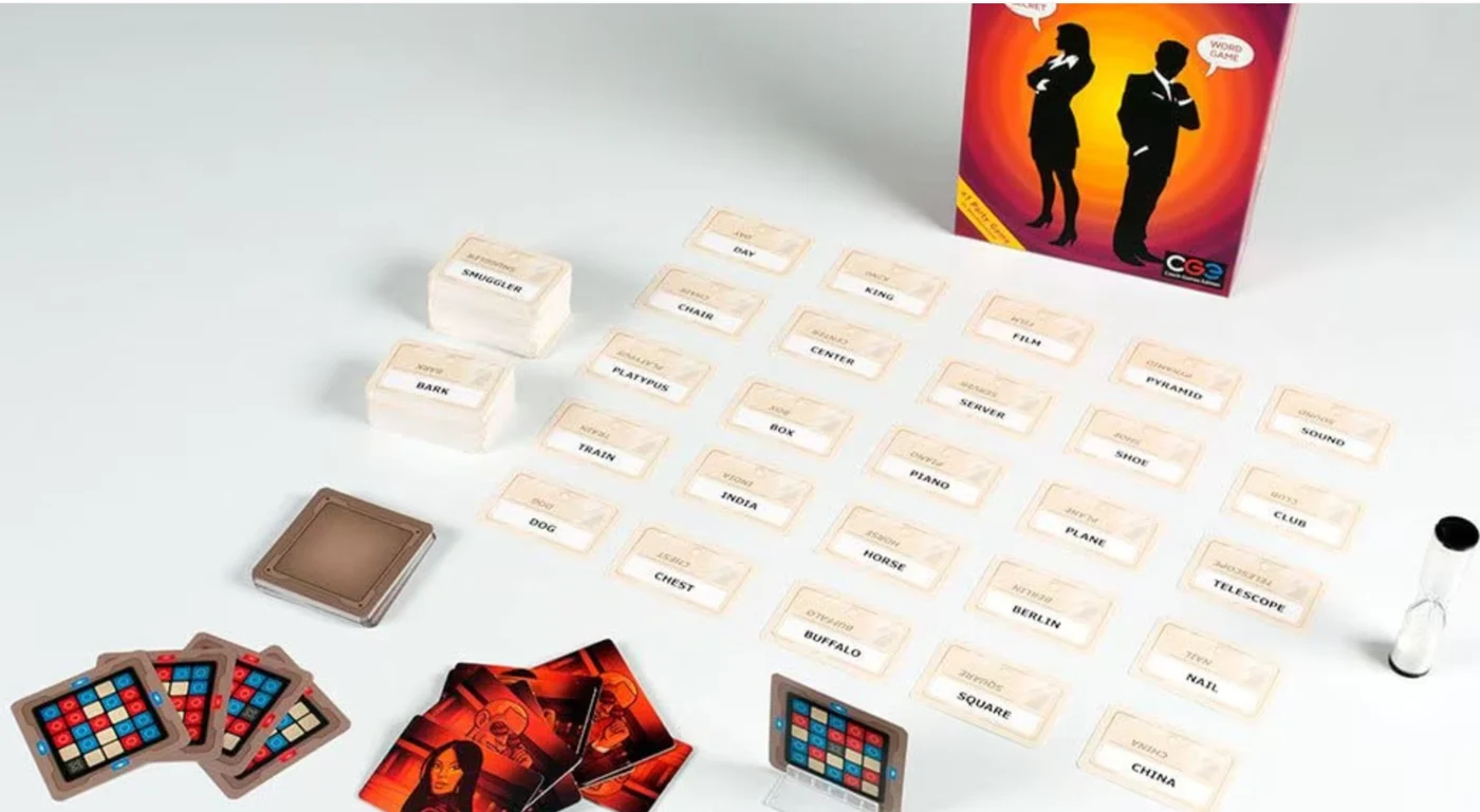 Joc Codenames Board Game