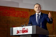 Polonia, în plină criză politică. Președintele revine de urgență din zbor, opoziția acuză o „lovitură de stat”