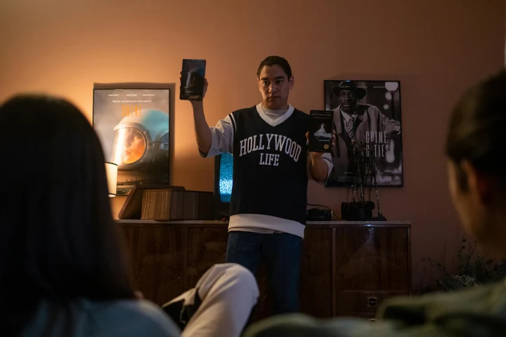 4 filme bune de comedie mai vechi pe care poți să le vizionezi acum pe Netflix