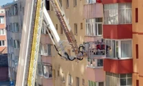 O femeie a fost găsită moartă în apartament după câteva zile. Ce au descoperit anchetatorii