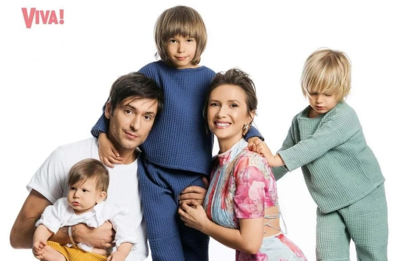 Adela Popescu, alături de familie