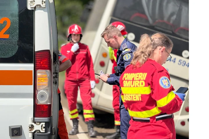 Tragedie la Brăila. 13 persoane au fost rănite și un bărbat mort în urma coliziunii dintre o autoutilitară și un microbuz de transport persoane
