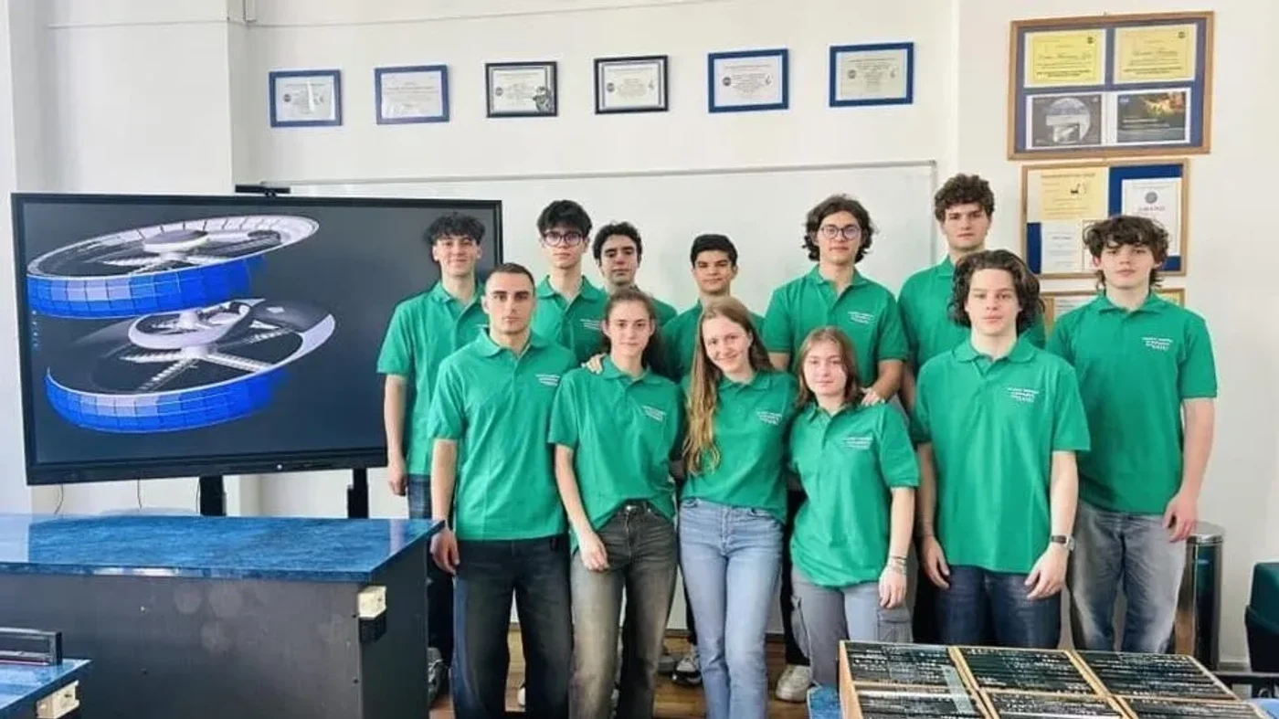 Elevii Colegiului Național de Informatică „Tudor Vianu” care au câștigat Marele Premiu la Concursul Internațional „National Sace Society” – NASA Space Settlement Contest, 17 aprilie 2024 © fundatiadanvoiculescu.ro